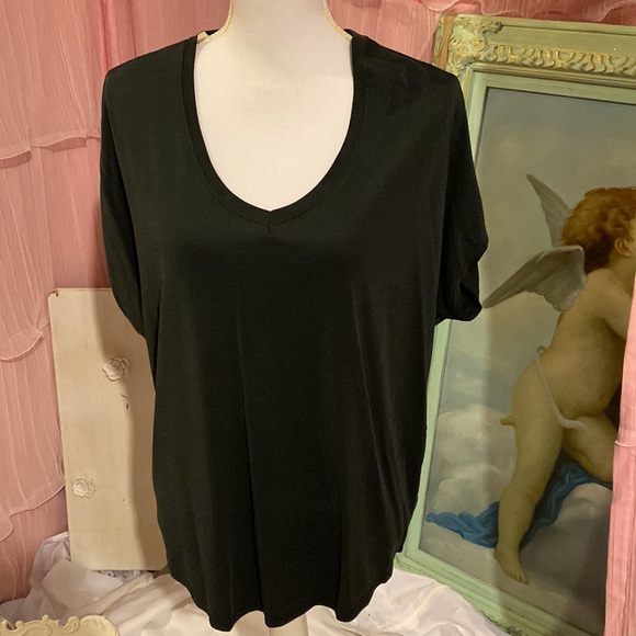 Tops - NWT. Shirt